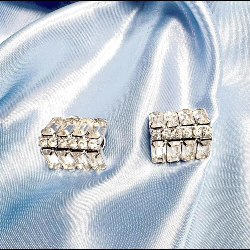 Vintage Singed Weiss Emerald Cut Crystal Art Deco Silver Tone Clip On Earrings